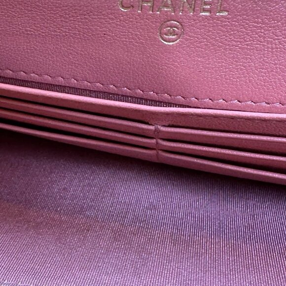 CHANEL 19 Zip Around Wallet in Blush Apricot Pink Matelasse Lambskin Authentic - Picture 6 of 9